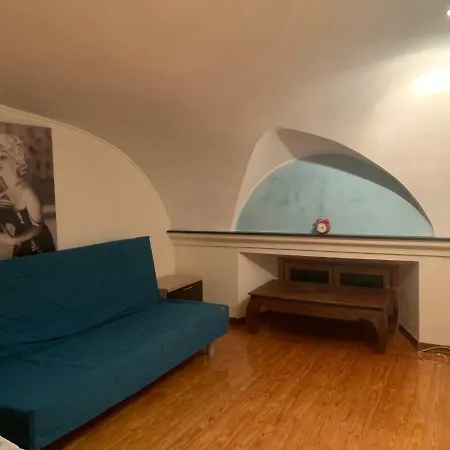 A Casa Di G. Piazza Bresca *